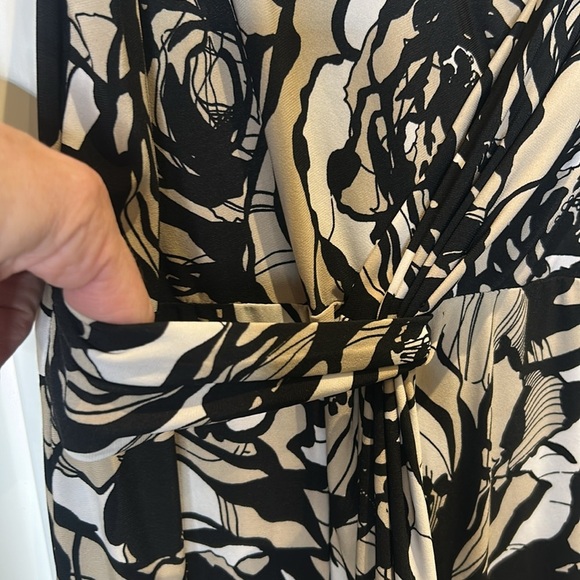 Dana Buchman Faux Wrap Floral Sleeveless V Neck Midi Dress in Brown Tan Cream - Picture 12 of 17